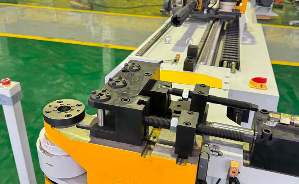 Pourquoi les cintreuses de tubes CNC sont-elles importantes pour la conception de châssis légers ?