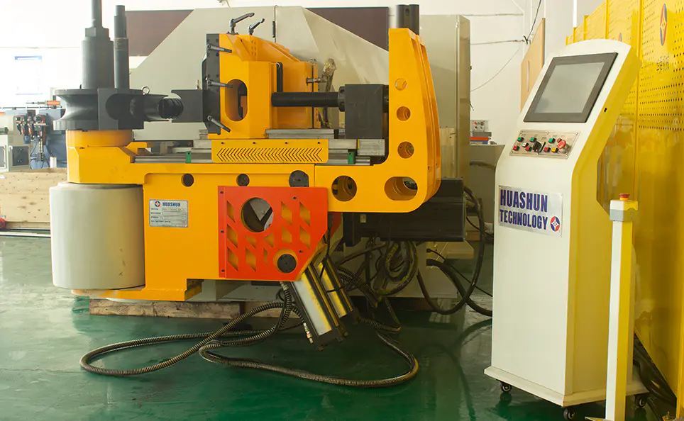 Machine à cintrer les tubes multi-rayons entièrement automatique CNC série M
