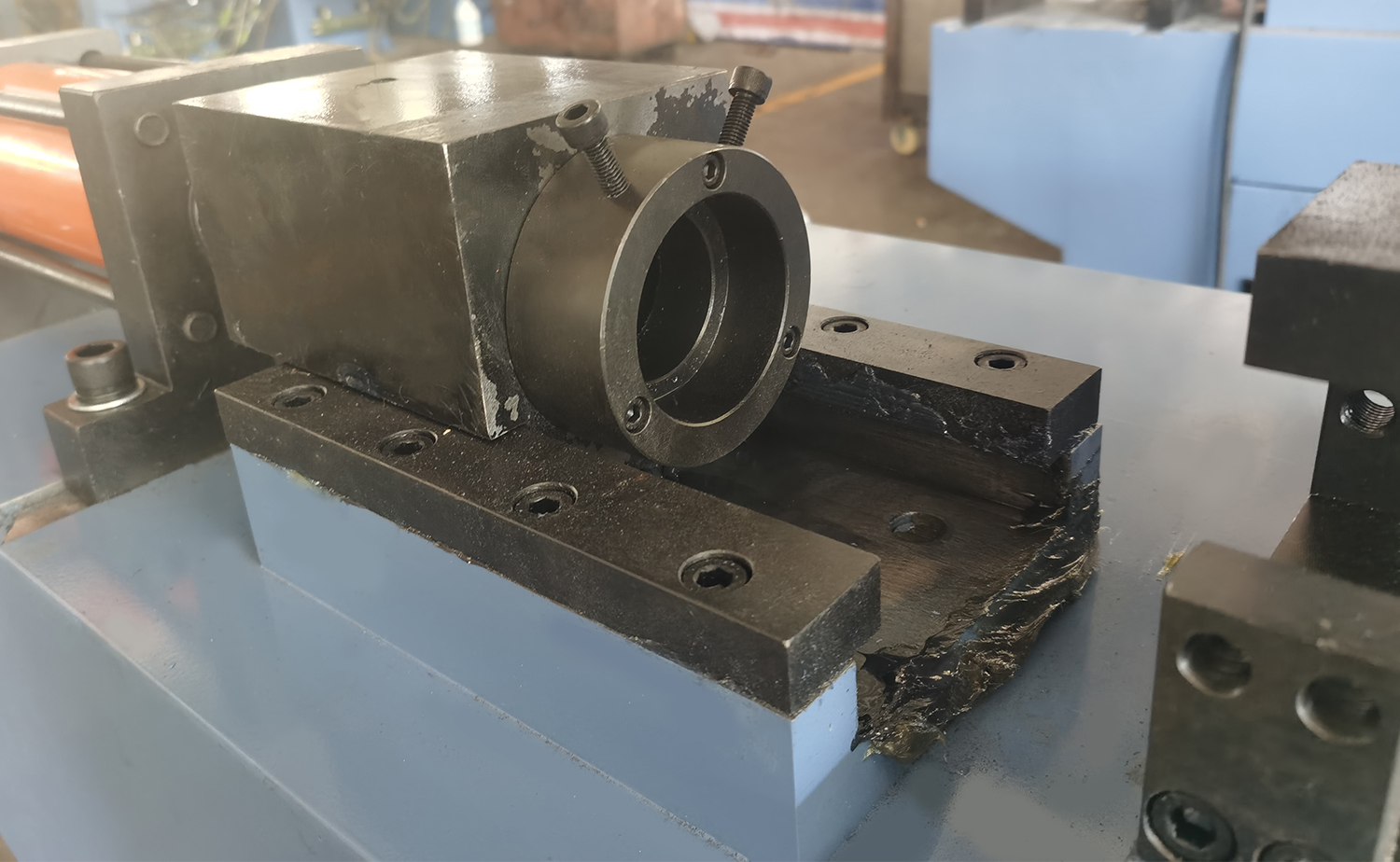 Machine de formage automatique d'extrémité de tube de tête unique, haute efficacité TM40 Machine de formage automatique d'extrémité de tube de tête unique, haute efficacité TM40