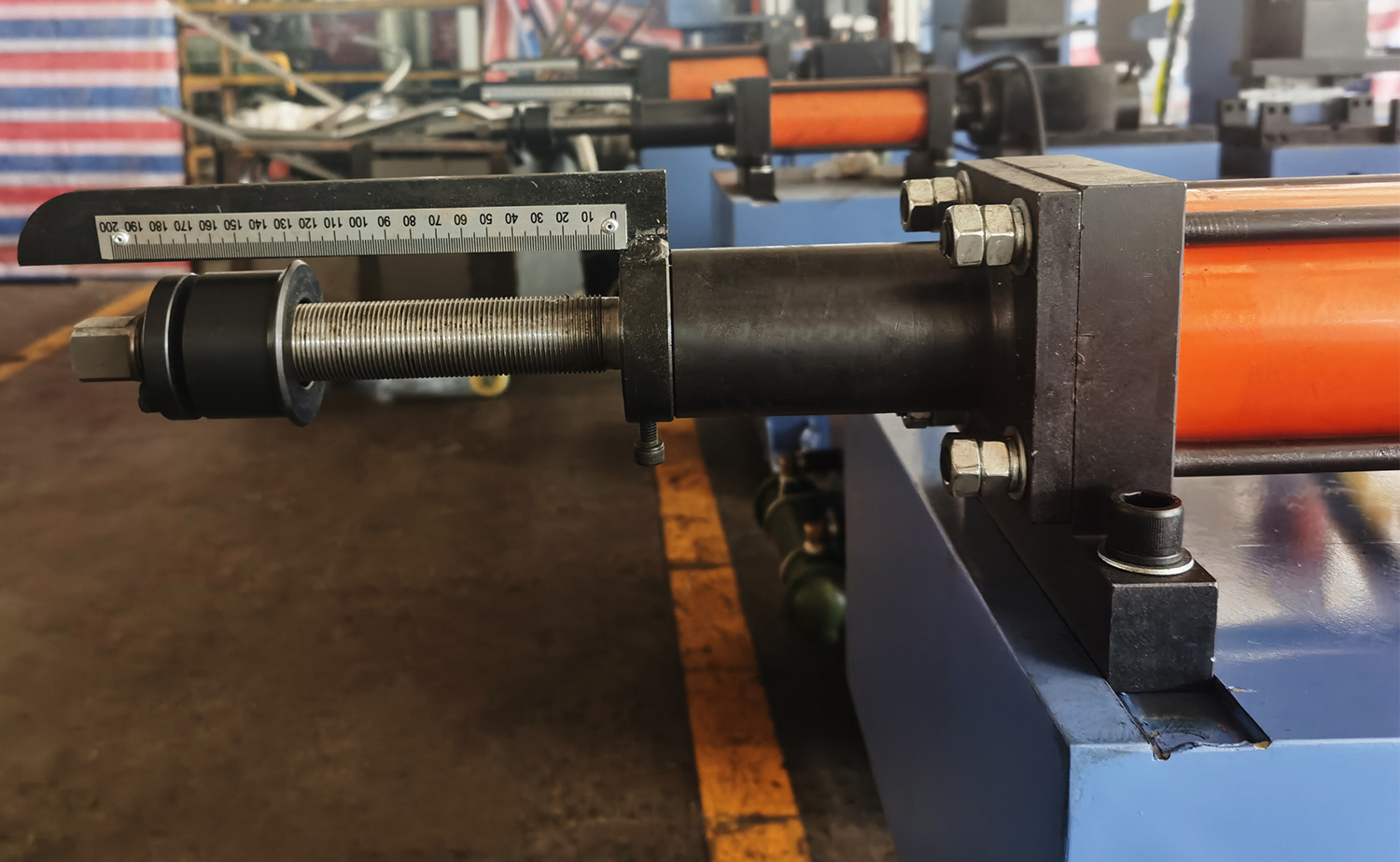 Machine de formage automatique d'extrémité de tube de tête unique, haute efficacité TM40 Machine de formage automatique d'extrémité de tube de tête unique, haute efficacité TM40