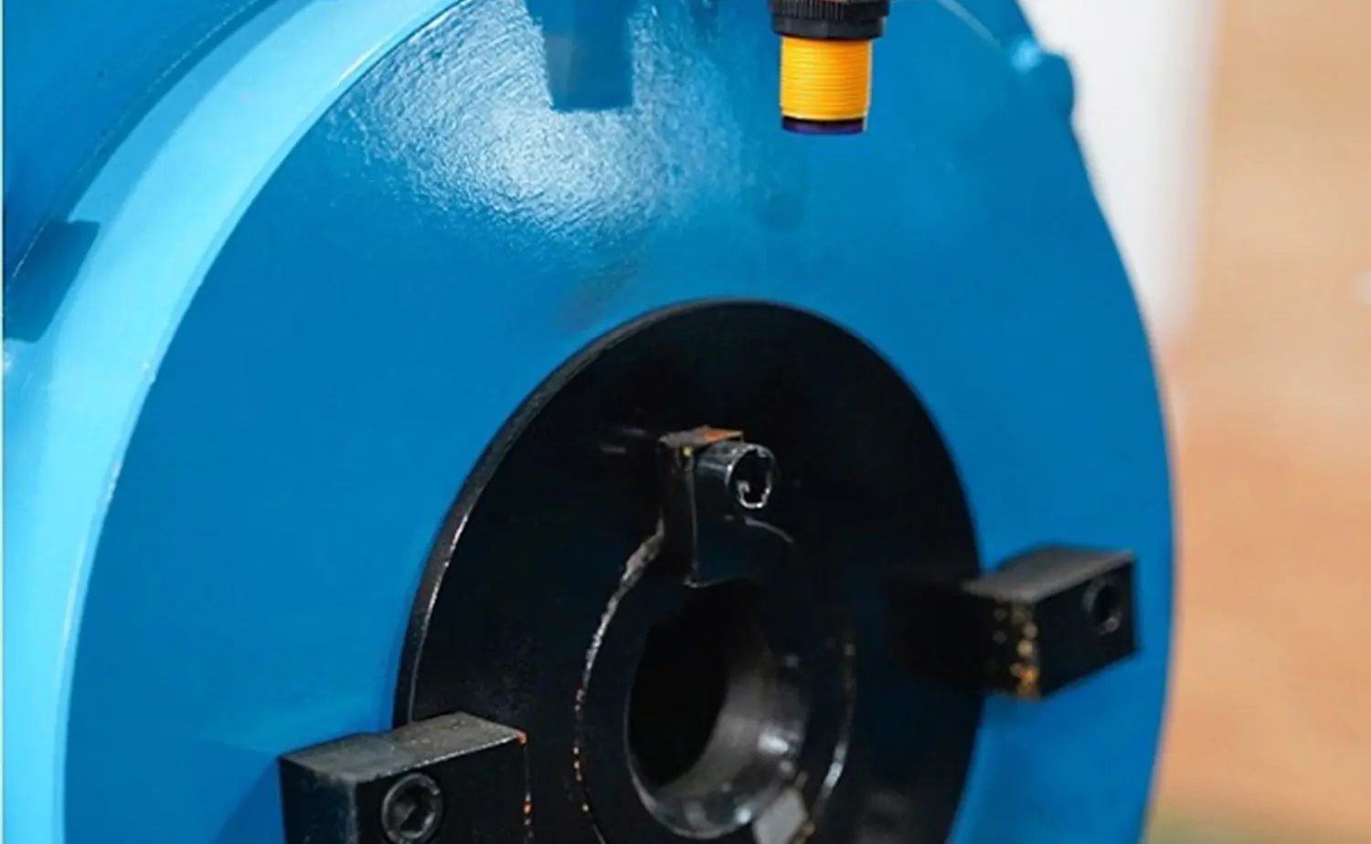 Haute précision formant une machine de réduction de tube conique entièrement automatique Haute précision formant une machine de réduction de tube conique entièrement automatique