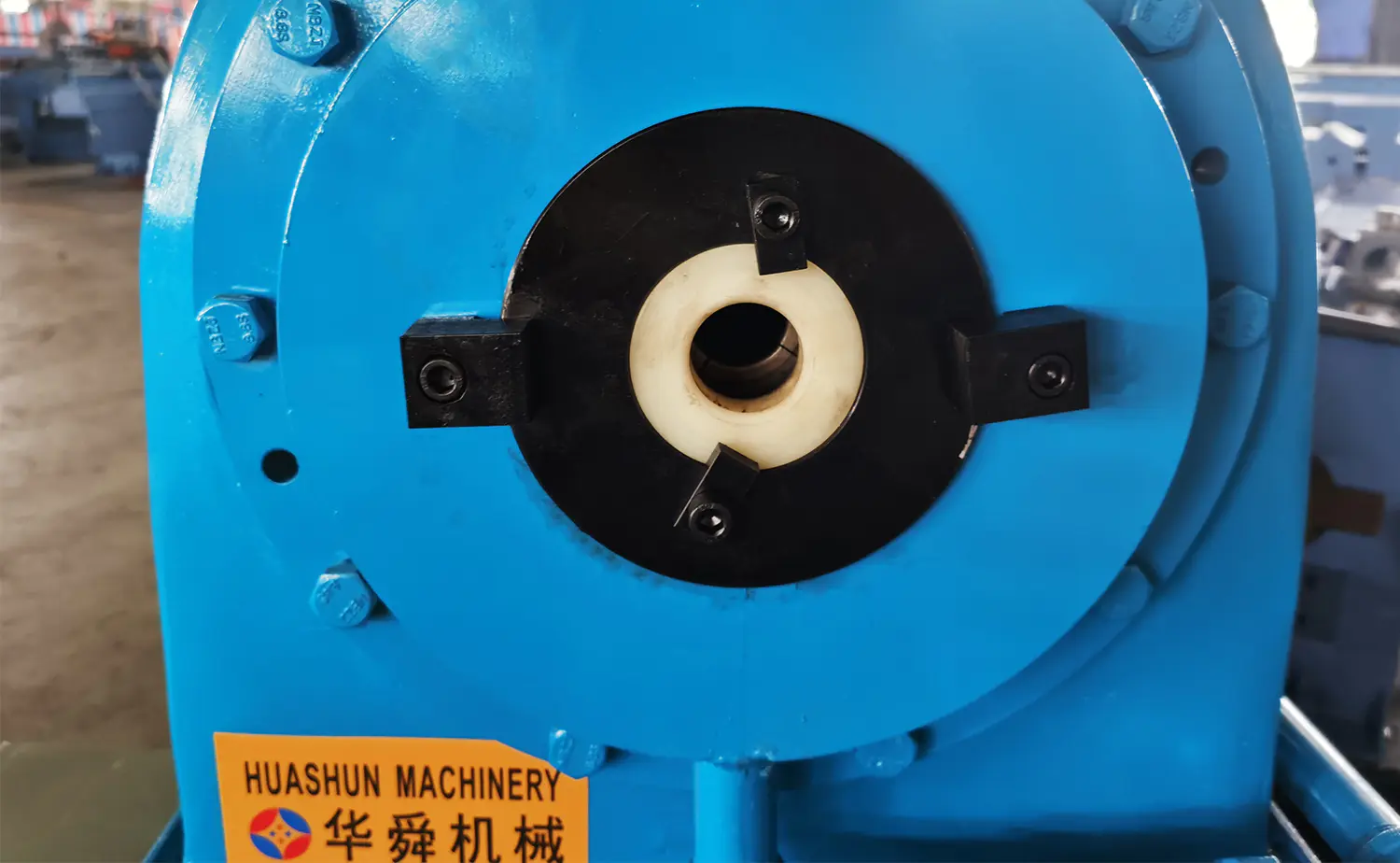 Machine de réduction de tube conique semi-automatique applicable multi-matériaux ZTM-50/60/76/114