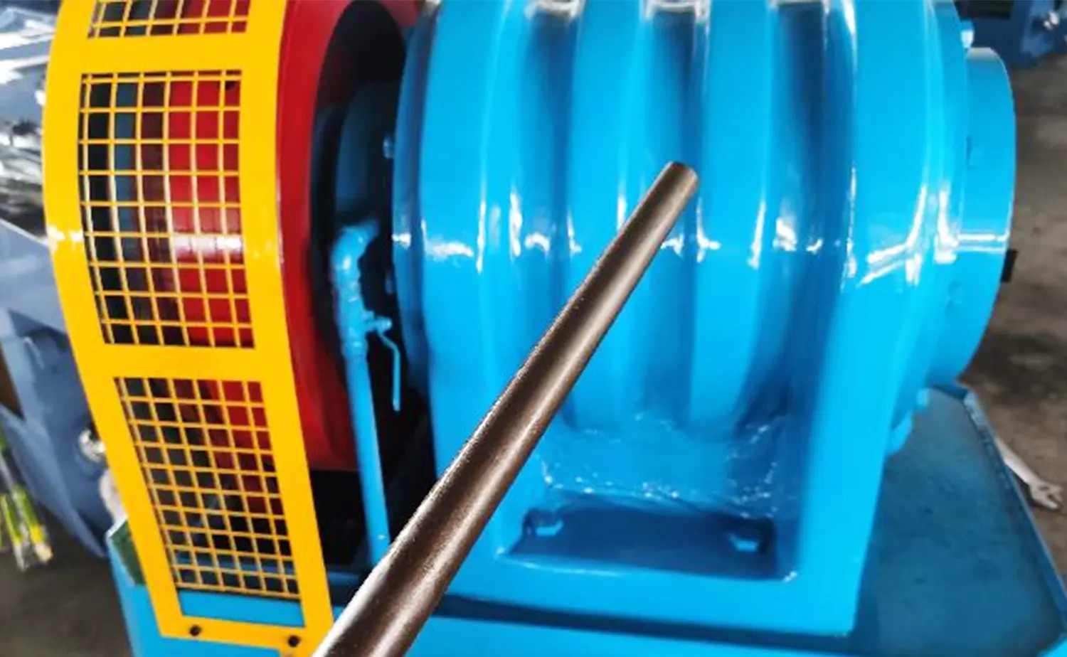 Machine de réduction de tube conique semi-automatique applicable multi-matériaux ZTM-50/60/76/114