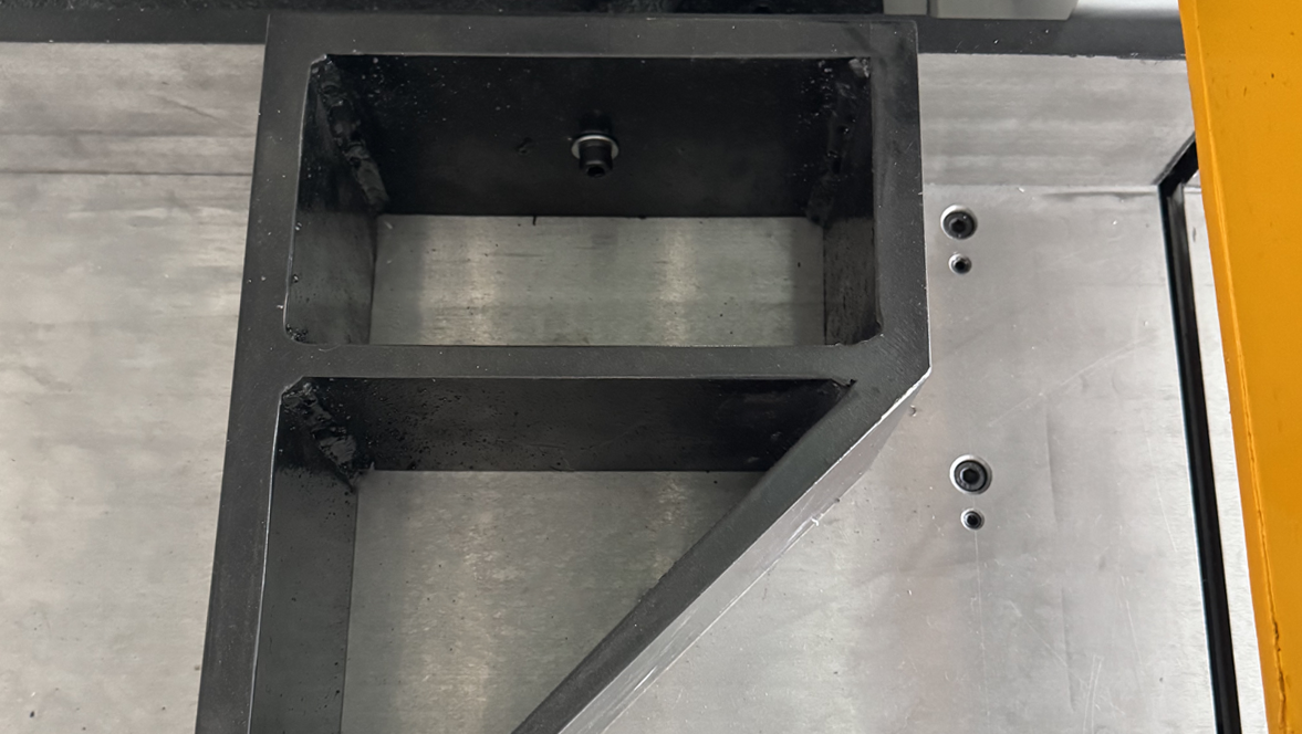 Machine de découpe d'aluminium semi-automatique horizontale ESH Machine de découpe d'aluminium semi-automatique horizontale ESH