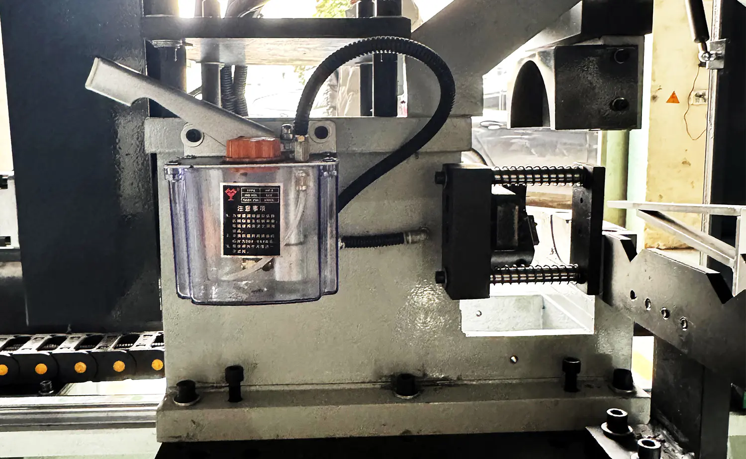 Machine de chanfreinage de tubes servo haute stabilité série DEF80CNC