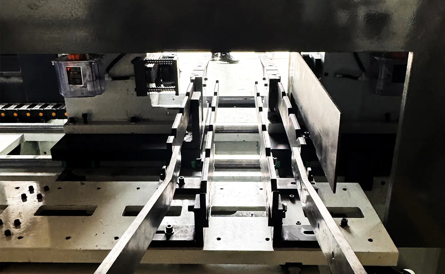 Machine de chanfreinage de tubes servo haute stabilité série DEF80CNC