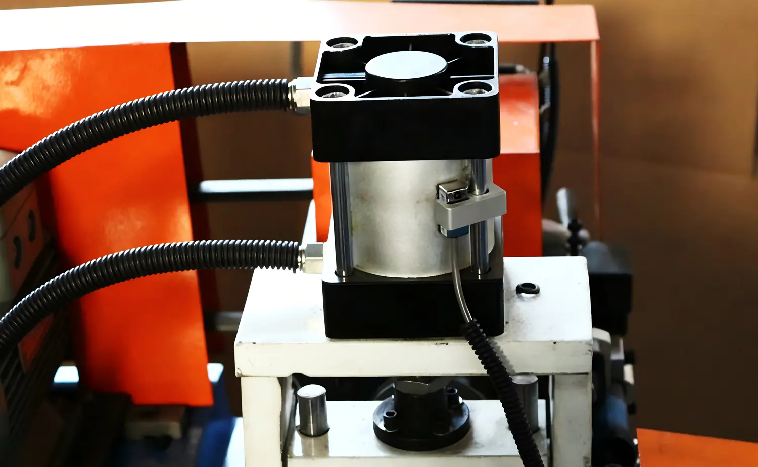 Machine de chanfreinage de tube à tête unique de haute précision série EF AC