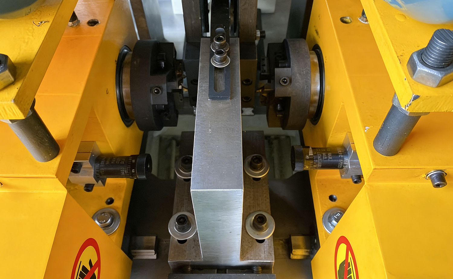 Machine de chanfreinage de tubes servo DEF50PVS pour tubes courts en métal et PVC
