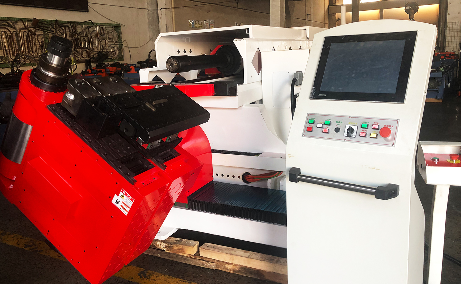 Cintreuse de tuyaux à tête rotative CNC - Bidirectionnelle